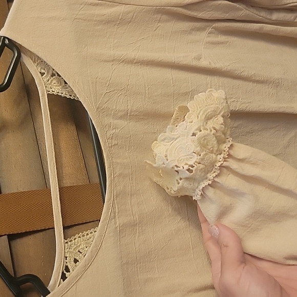 Pretty top - Picture 3 of 3